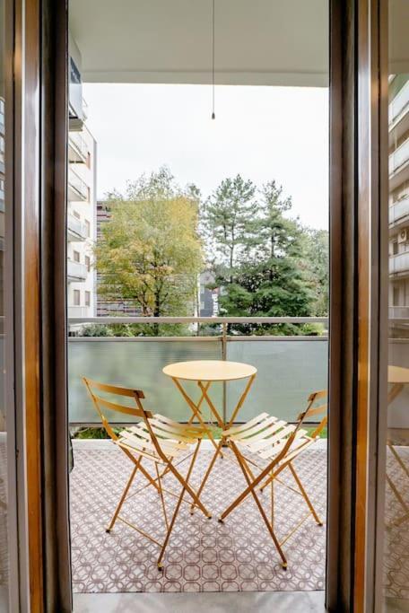 Luxury 1 Bedroom Apartment, Close To San Siro, Fiera And 10 Min Metro To Duomo Милан Экстерьер фото