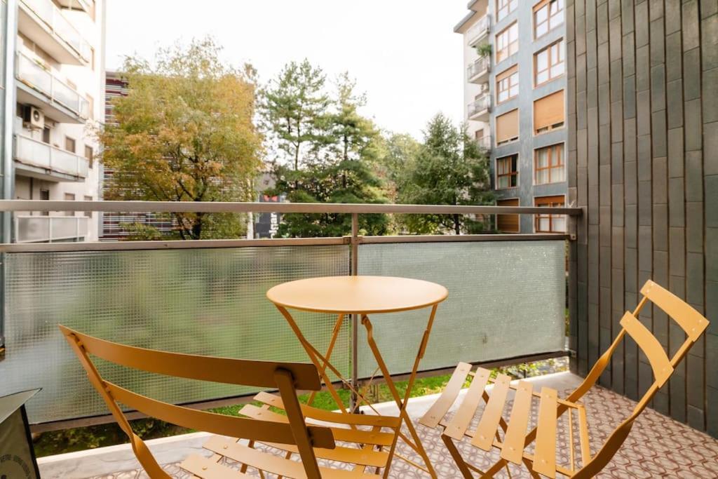 Luxury 1 Bedroom Apartment, Close To San Siro, Fiera And 10 Min Metro To Duomo Милан Экстерьер фото