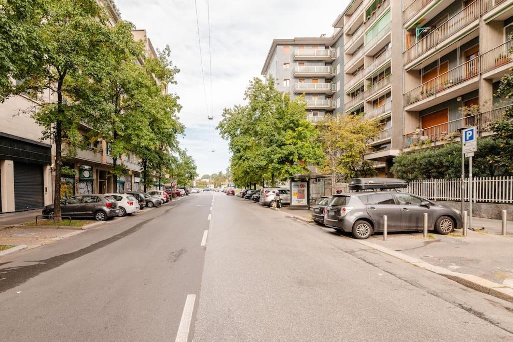 Luxury 1 Bedroom Apartment, Close To San Siro, Fiera And 10 Min Metro To Duomo Милан Экстерьер фото