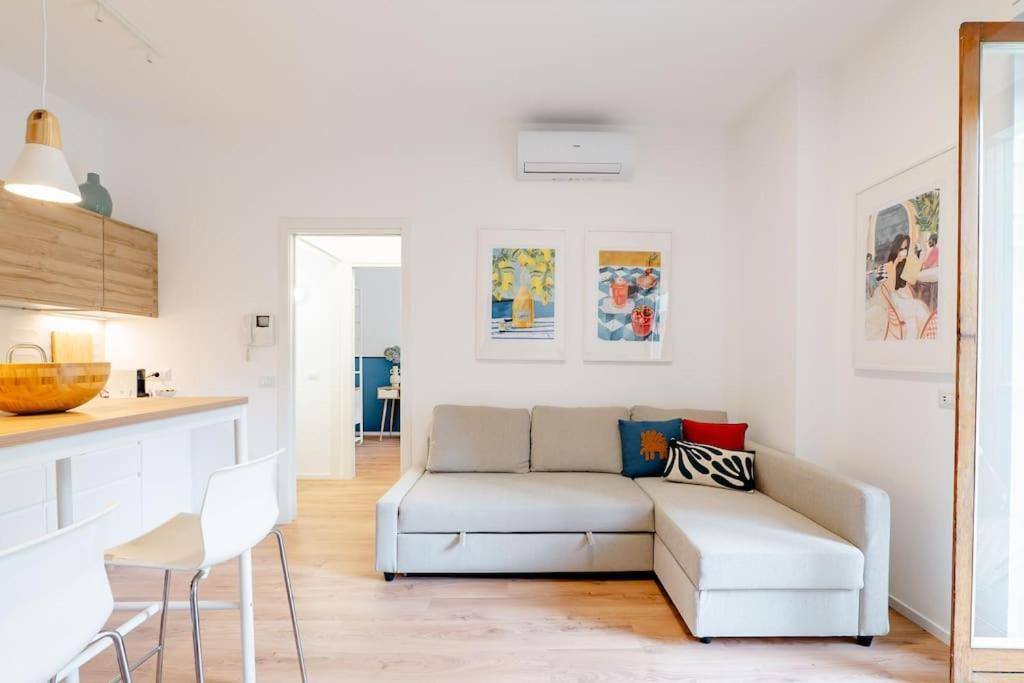 Luxury 1 Bedroom Apartment, Close To San Siro, Fiera And 10 Min Metro To Duomo Милан Экстерьер фото