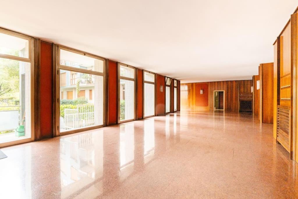 Luxury 1 Bedroom Apartment, Close To San Siro, Fiera And 10 Min Metro To Duomo Милан Экстерьер фото